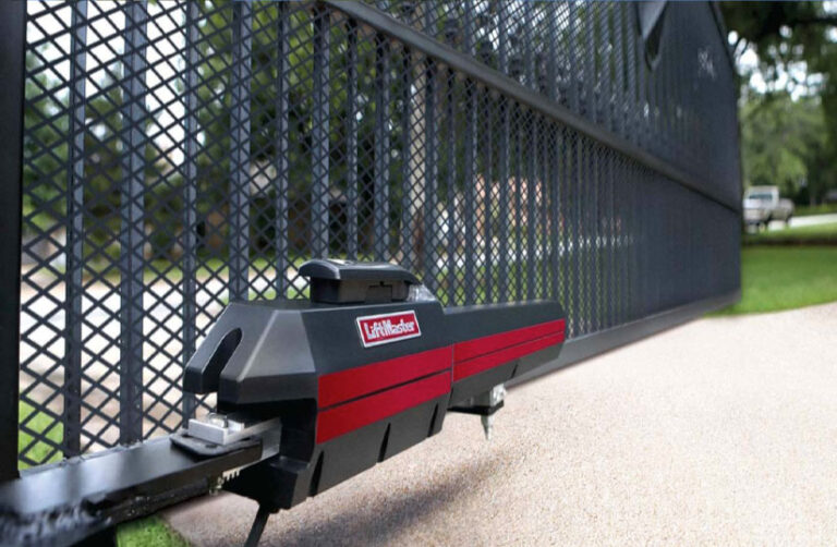 Automatic gate operator.
